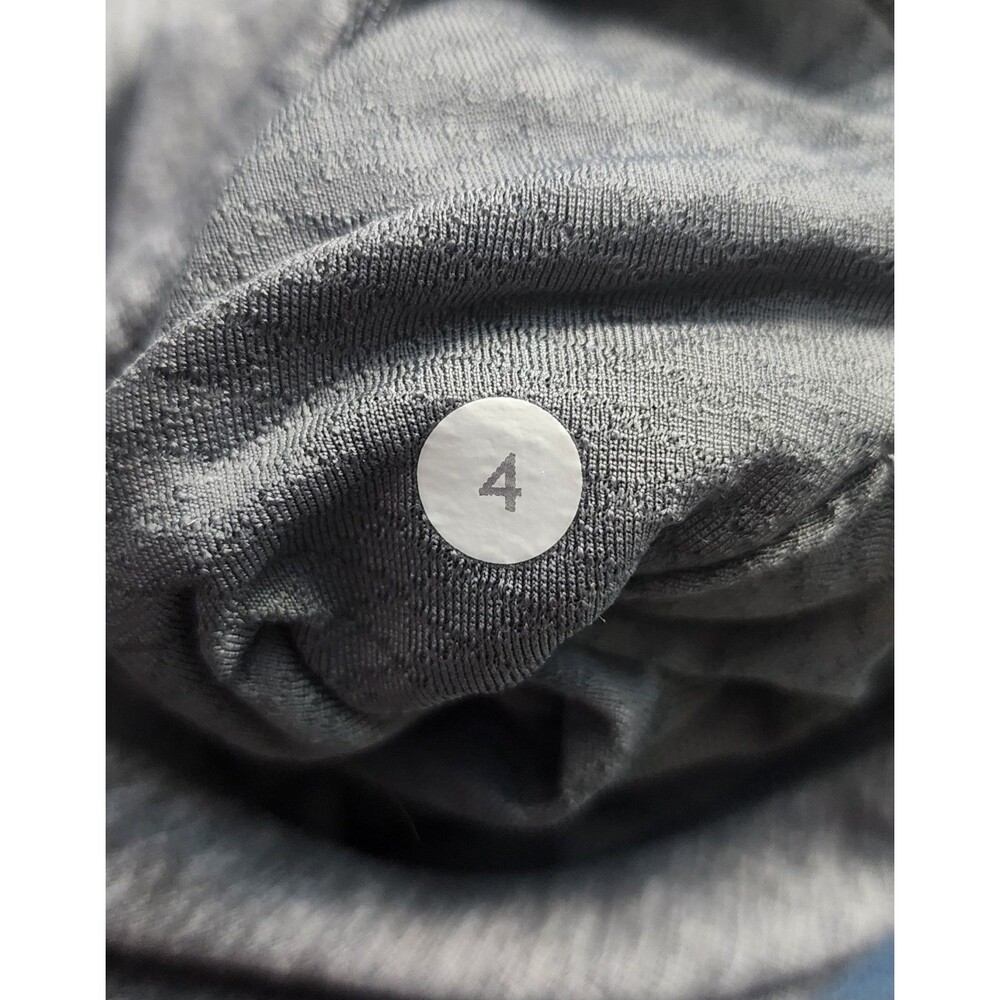 LULULEMON GRAY 1/4 ZIP STRETCHY ZIP POCKETS SWEATSHIRT PULLOVER SIZE 4 - Picture 11 of 11
